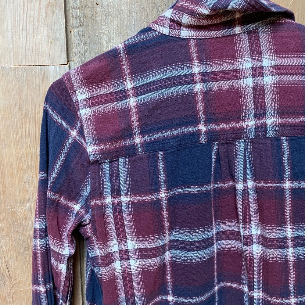 Universal Thread Flannel - Picture 5 of 5
